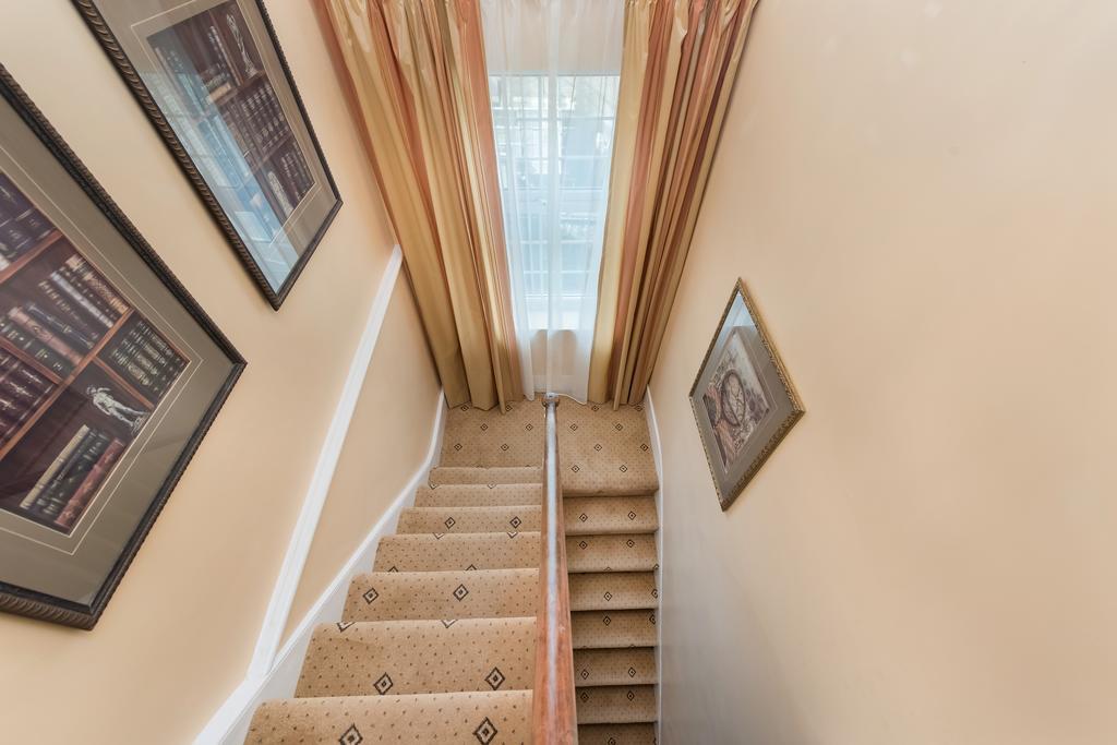 London Residence Екстер'єр фото