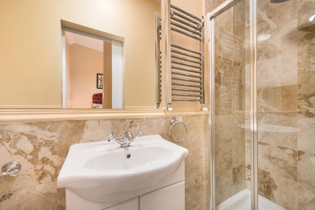 London Residence Екстер'єр фото