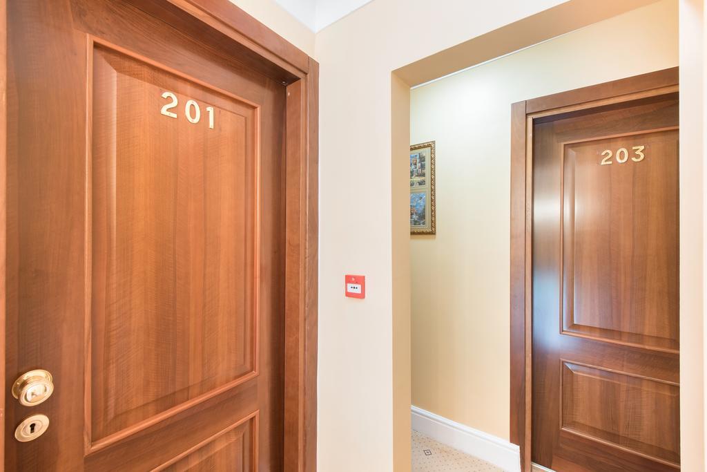 London Residence Екстер'єр фото