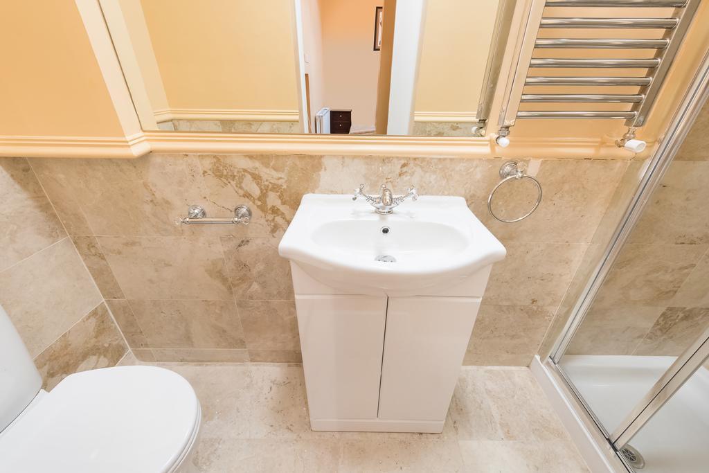 London Residence Екстер'єр фото